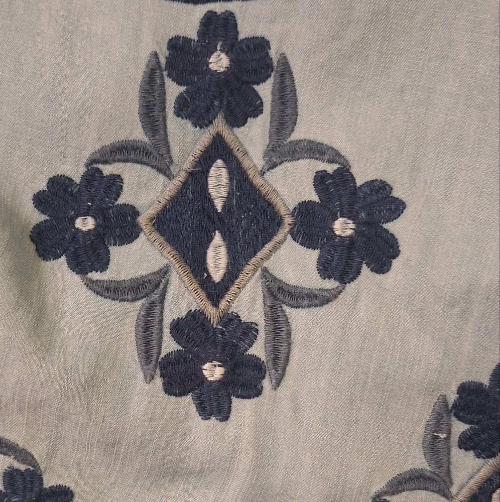 Sleeveless Chambray Embroidered Dress Size XL - Picture 5 of 7